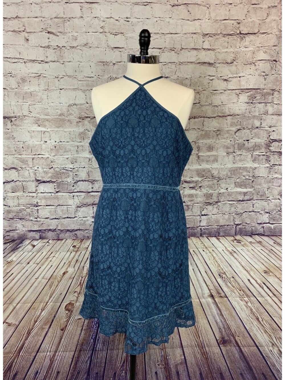 Chelsea28 Blue Lace Halter Neck Velvet Trim Sleeveless Dress